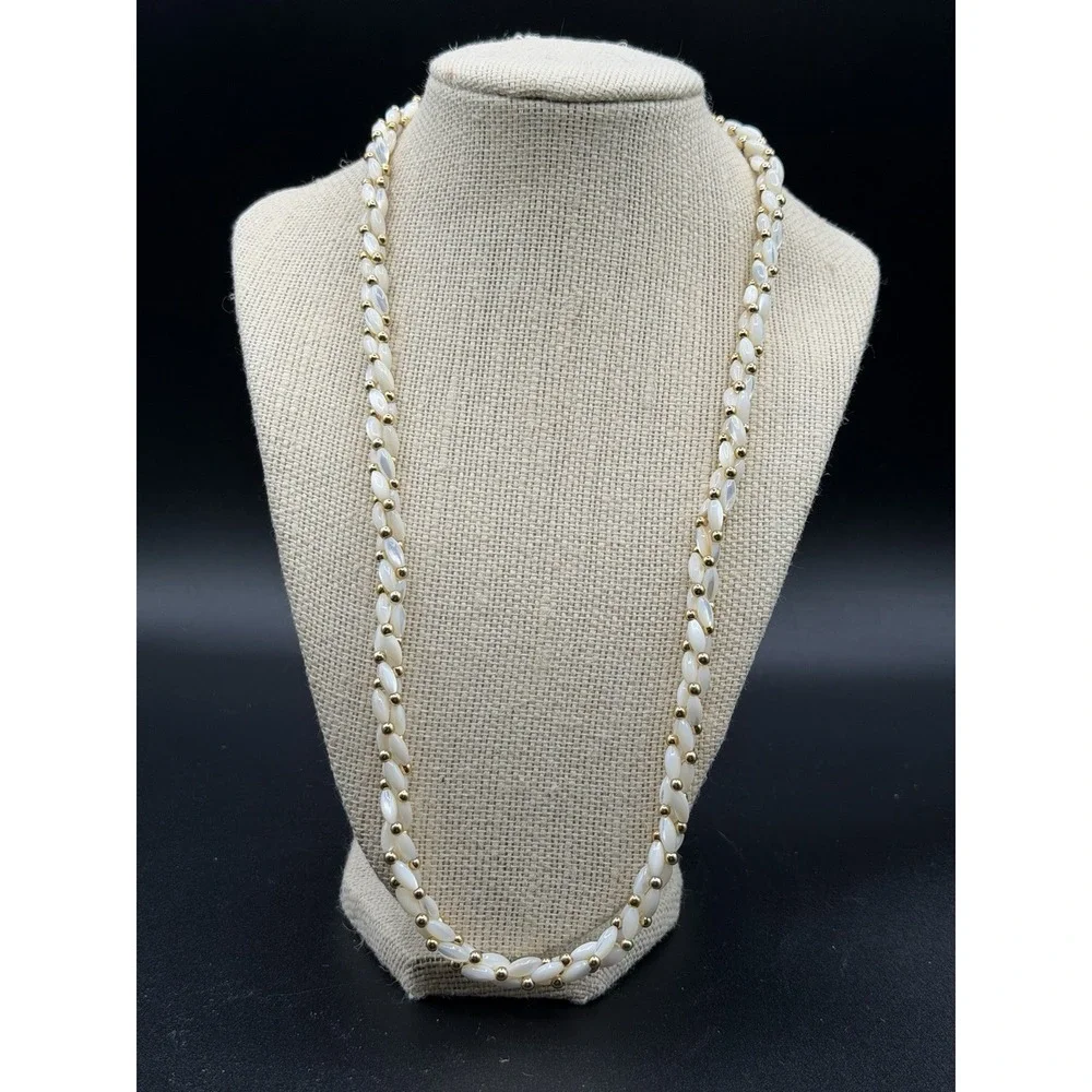 Vintage Oblong Costume Faux Pearl & Small Gold Tone Beads Necklace 23